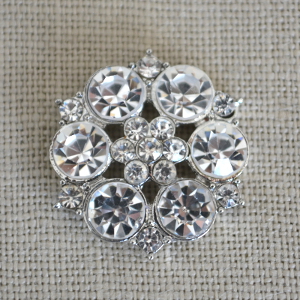 Great Vintage Aster diamante Wedding embellishment for DIY Wedding.Crystal diamante embellishments (Aster) - Beautiful DIY Wedding embellishment with diamante details. Great for table plans,wedding stationery and favour boxes
<br>size: 25mm, without pin on back. Cheap Vintage Wedding Aster diamante Wedding embellishment | Diamante Embellishments