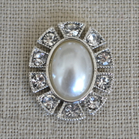 Great Vintage Lilac Diamante and Pearl Wedding Embellishment for DIY Wedding.Beautiful Vintage Style Oval DIY Wedding embellishment with pearl and diamante details. Great for vintage projects including, table plans,wedding stationery and favour boxes.
<br>size: 20 x 25mm, without pin on back. Cheap Vintage Wedding Lilac Diamante and Pearl Wedding Embellishment | Diamante Embellishments