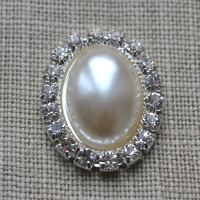 Great Vintage Large oval pearl and diamante Wedding embellishment for DIY Wedding.Beautiful Large oval shape Wedding embellishment with
pearl and diamante details. Mix and match these with the small ovals to save on stationery costs,
<br>These come with a flat back so they are ideal to add a sparkle to any craft project.
<br><br>size: 20 x 25mm
Cheap Vintage Wedding Large oval pearl and diamante Wedding embellishment | Diamante Embellishments