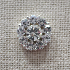 Great Vintage Rose for DIY Wedding.Rose - A small round cluster of very sparkly diamantes arranged in a pretty silver finding makes this embellishment ideal for creating stunning wedding stationery and crafting projects. Size: 14mm ,without pin on back Cheap Vintage Wedding Rose | Diamante Embellishments